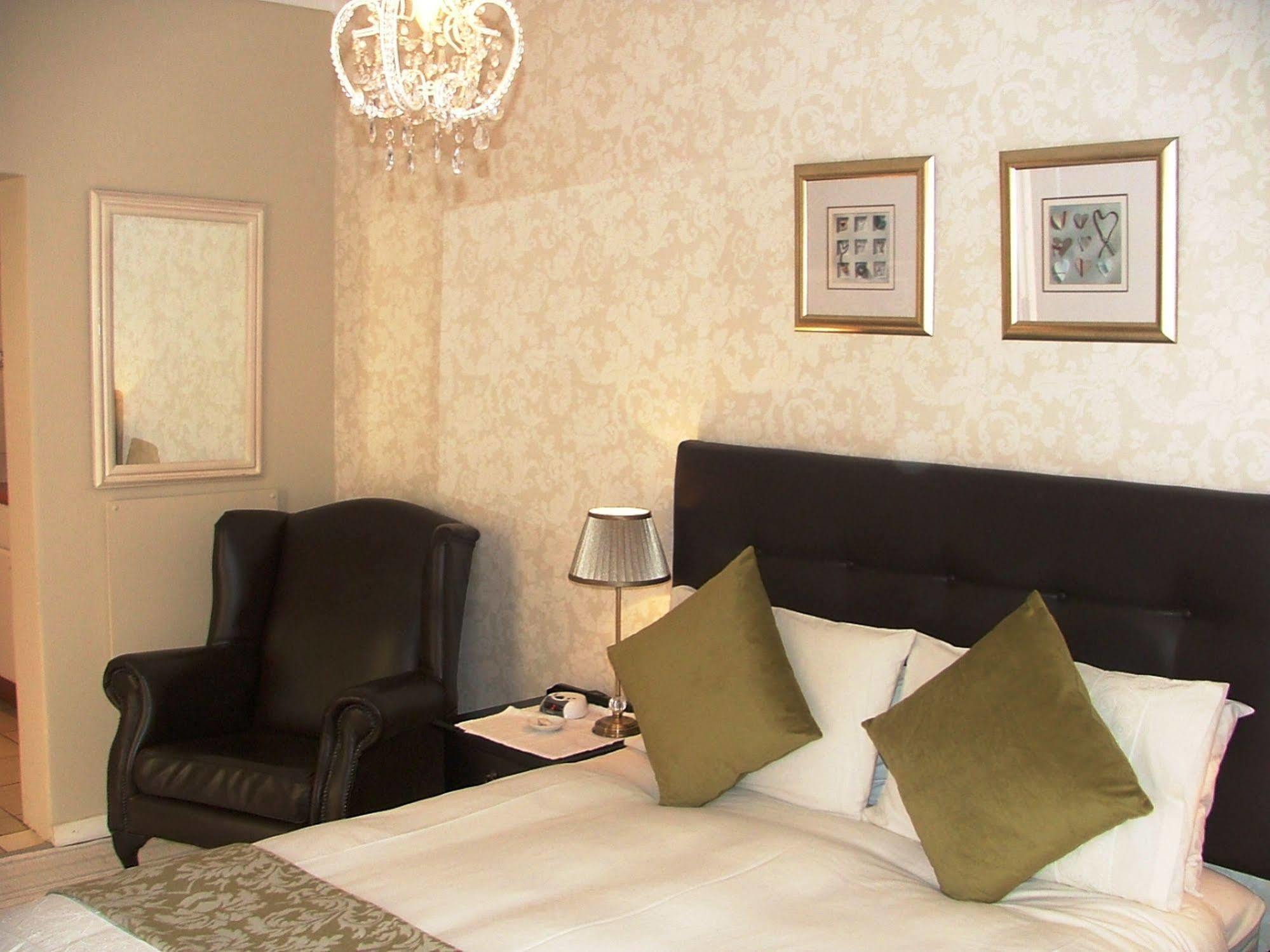 Arum Place Guest House Йоханесбург Екстериор снимка